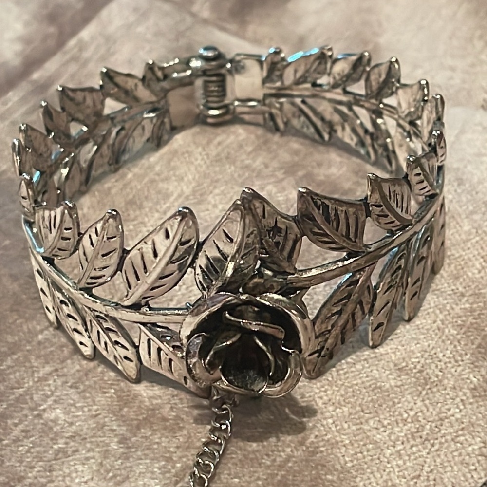 Rose Vine Bracelet Attached Rose Vine Ring Silver - Picture 2 of 5